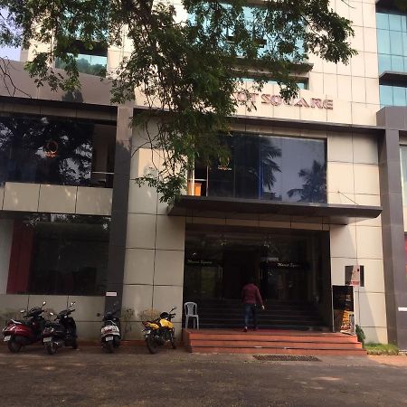 Mascot Paradise City Hotel Tellicherry ภายนอก รูปภาพ