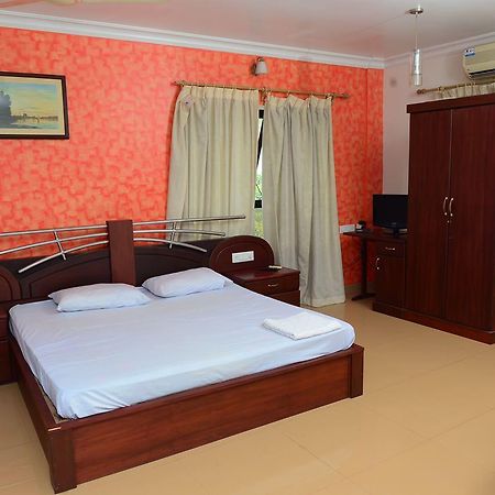 Mascot Paradise City Hotel Tellicherry ภายนอก รูปภาพ