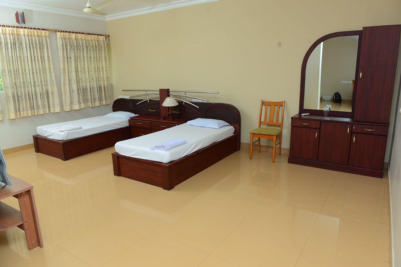 Mascot Paradise City Hotel Tellicherry ภายนอก รูปภาพ