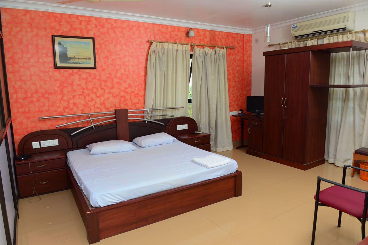 Mascot Paradise City Hotel Tellicherry ภายนอก รูปภาพ